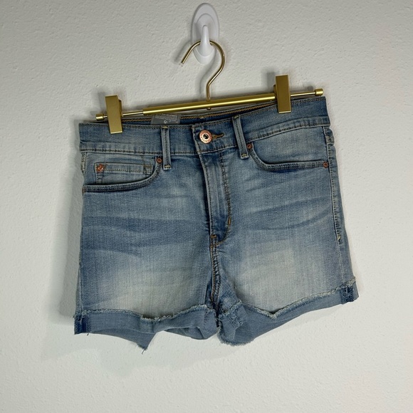 Levi’s Denizen High-Rise Distressed Denim Cutoff Shorts Size 6/7 Trendy - Picture 2 of 6